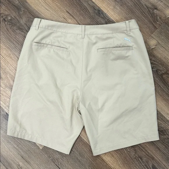 Puma Golf Shorts, Puma way 1 light khaki color, size US 34 waist lightweight - Picture 7 of 13